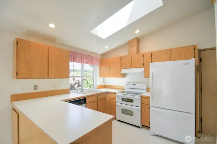 Kitchenwith lots of storage and counter space