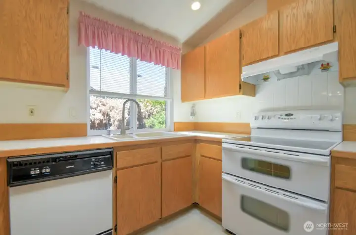 All appliances stay!