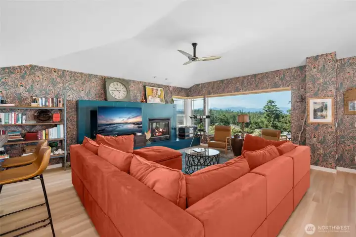 Spacious living room Spacious living room
