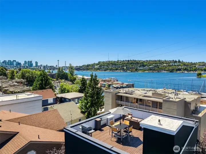 Welcome to this stunning stand-alone townhome nestled in one of Eastlake's most desirable locations! Welcome to this stunning stand-alone townhome nestled in one of Eastlake's most desirable locations!