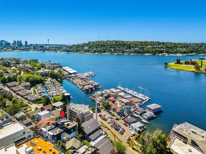 Tucked away in a quiet corner of Eastlake, enjoy unbeatable views and easy access to the waterfront. Tucked away in a quiet corner of Eastlake, enjoy unbeatable views and easy access to the waterfront.
