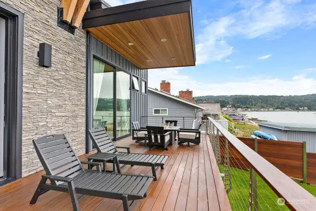 Ipe custom walnut Brazilian deck to entertain and soak in the spectacular waterfront views.