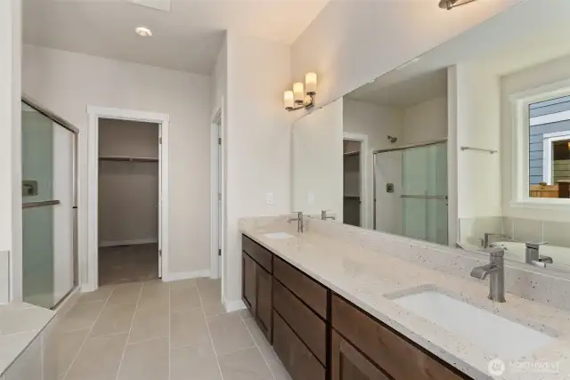 dual vanity with quartz counters
