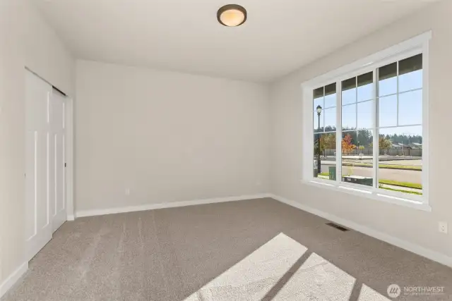 Large 3rd bedroom/den