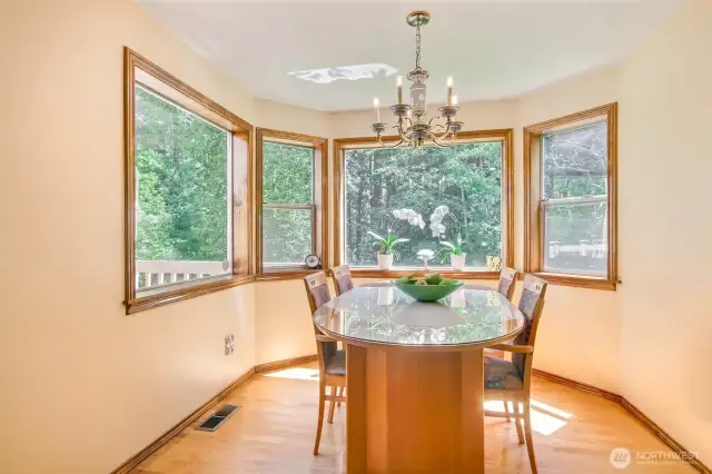 Cozy Nook surrounding with wall or view windows and look out to the greenbelt and beautifully landscape backyard