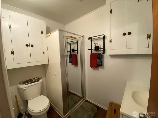 3/4 bathroom off mudroom