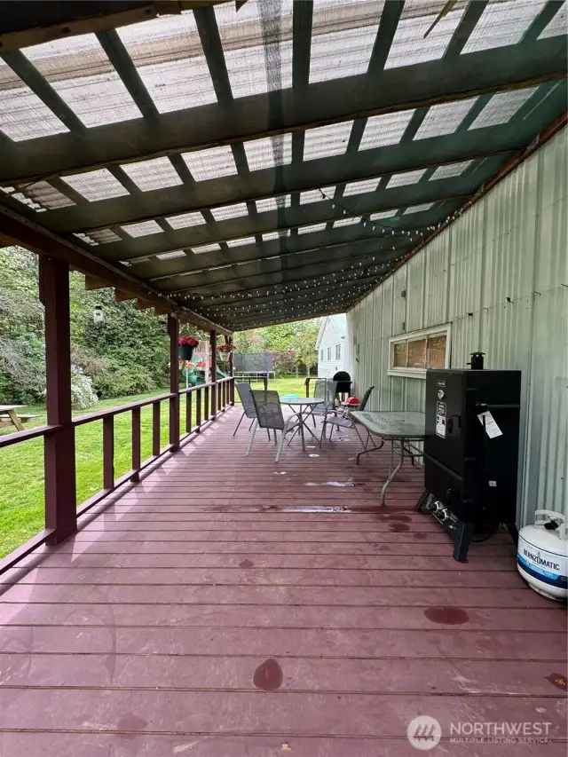Great entertaining covered deck