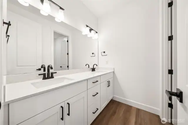 Upstairs secondary bathroom
