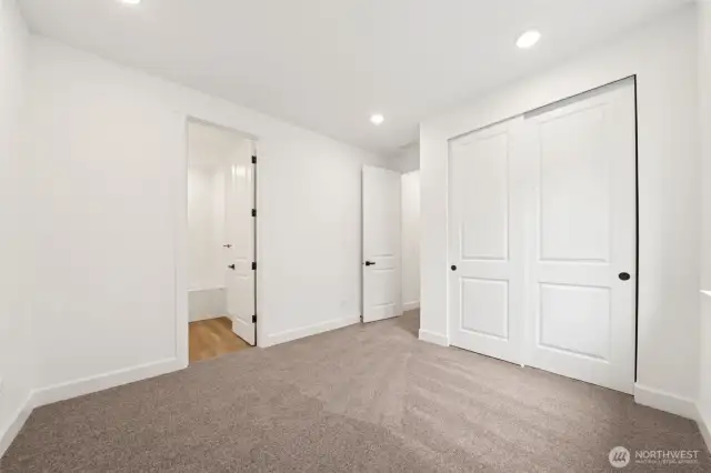 Junior primary suite