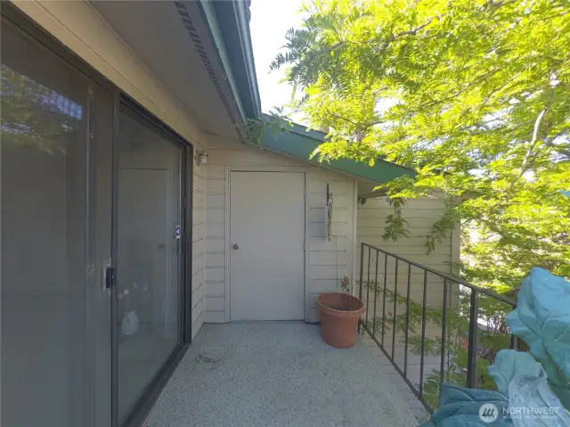 Extra storage space on your patio