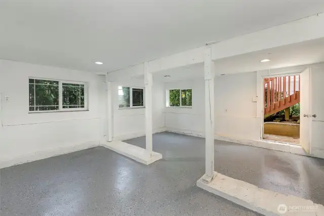 Daylight basement with lights and heat
