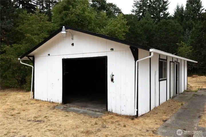 Garage/Shop