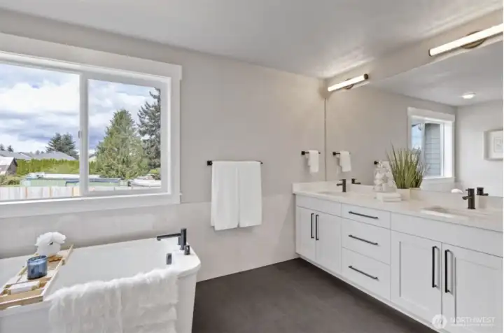 master bedroom bathroom