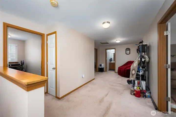 Large loft space on 2nd floor