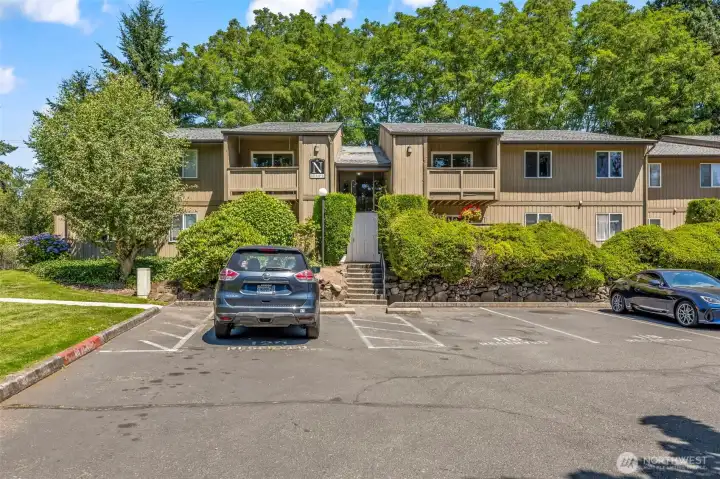 This beautiful condo is in the "N" building. It's in a convenient location, close to stores, amenities and Hwy. 16.