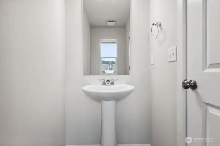 Disclaimer Secondary photos of same floor plan on different lot in different community: Photos are from another Viola, finishes, upgrades, and features may vary.