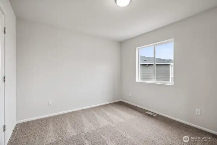 Disclaimer Secondary photos of same floor plan on different lot in different community: Photos are from another Viola, finishes, upgrades, and features may vary.