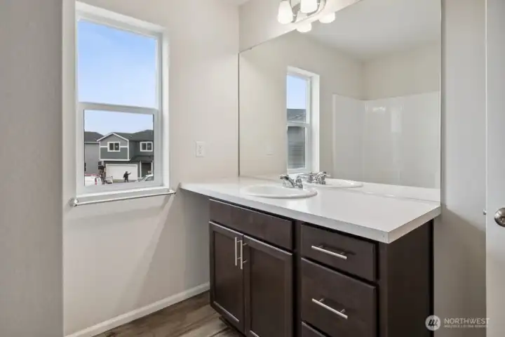 Disclaimer Secondary photos of same floor plan on different lot in different community: Photos are from another Viola, finishes, upgrades, and features may vary.