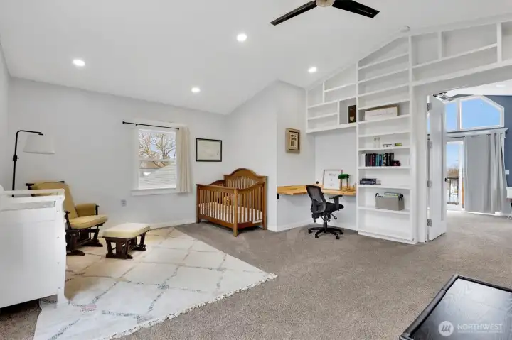 Upstairs bonus (loft space)