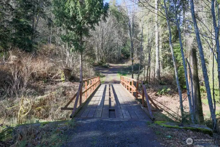 Your own private bridge across Kinman Creek.