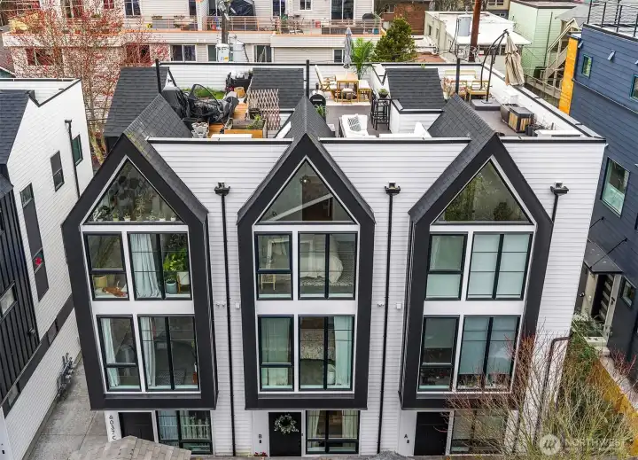 Immaculate and stylish townhome sits on a quiet street with friendly neighbors. Close to Lincoln Park, beaches, restaurants, bars and all West Seattle has to offer.