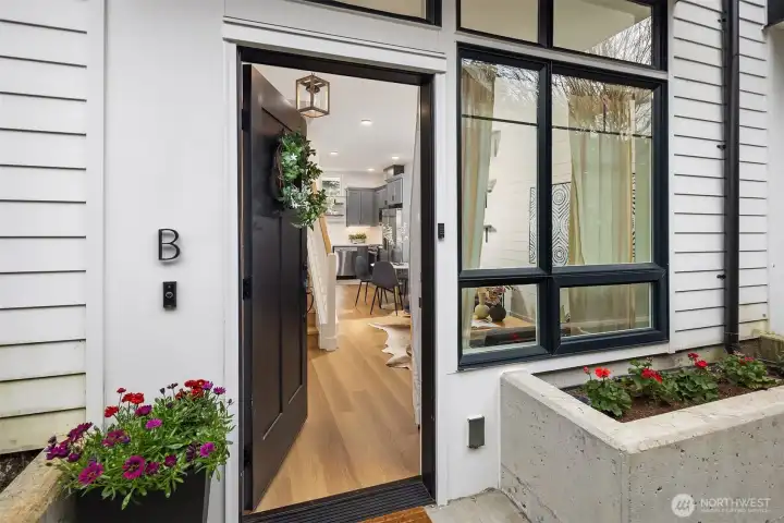 Welcome home to effortless living in the heart of West Seattle. Enjoy an easy-to-maintain, nearly new property built in 2022. Bonus - there's no HOA!