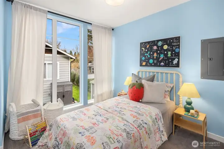 Second bedroom w/large closet and flooded with natural light.
