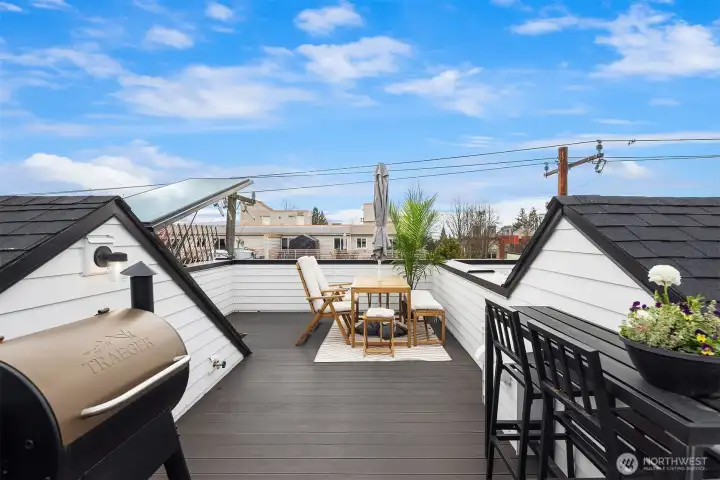 Rooftop deck with stunning views - adds outdoor living space complete with lighting, power and water.