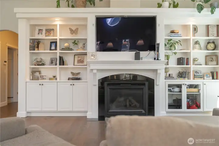 These built in's and fireplace