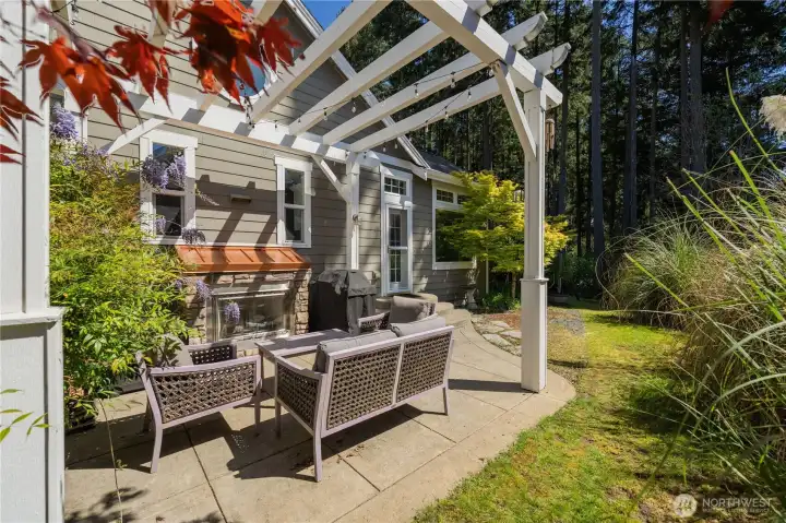 Side with gas fireplace