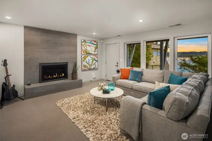 Lower level entertainment/bonus room.