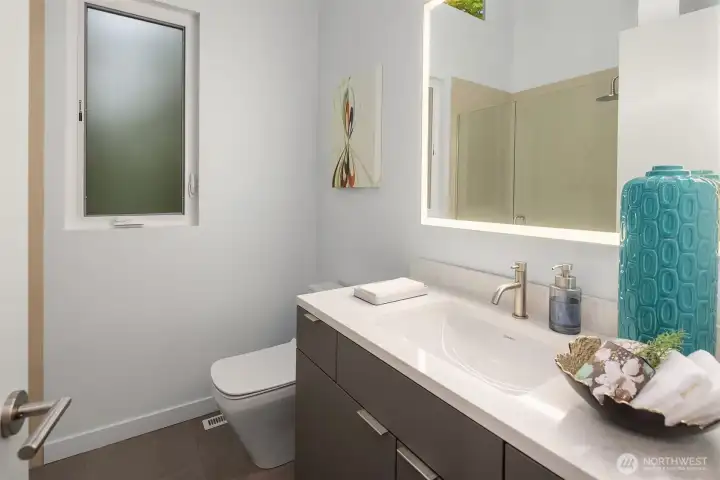 Secondary bathroom.