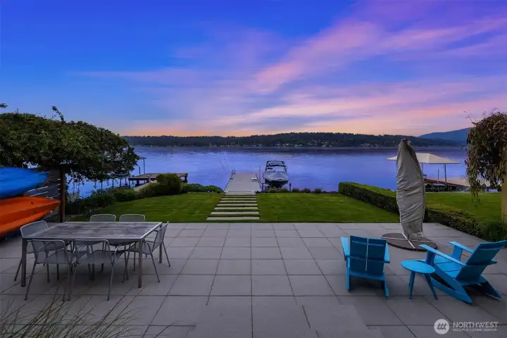 Shared deeded dock with boat lift to enjoy those perfect PNW summer days and tranquil evenings.