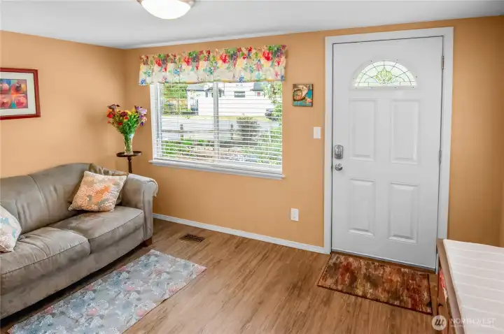 Cozy entry room welcomes you