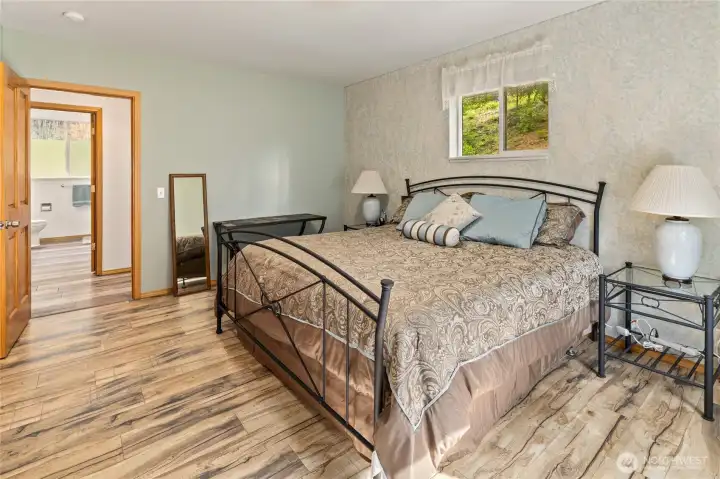 Main level primary bedroom