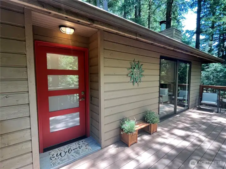 Front deck feels very private Front deck feels very private