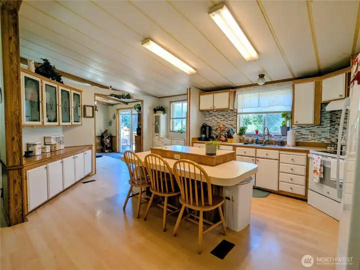 Large Kitchen with Island and tons of cabinets and butlers pantry