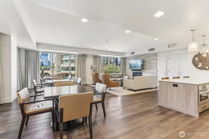 Social Room-Includes 2 large TVs, cable TV & streaming options, large island, wine & water glasses/serving utensils upon request, kitchenette with mini fridge, microwave & warmer.