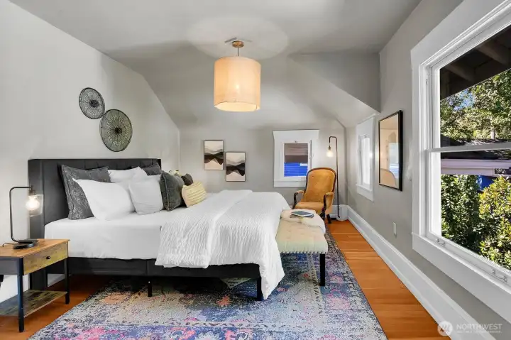 Plenty of room for a king sized bed here. Plenty of room for a king sized bed here.