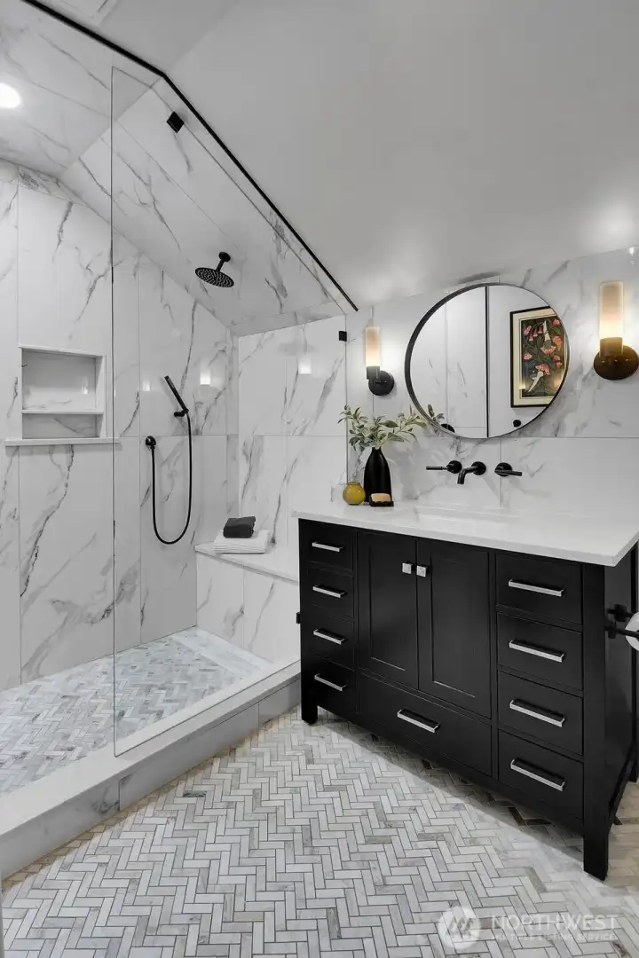 Remodeled in 2024, this upstairs bathroom is as chic as they come. Remodeled in 2024, this upstairs bathroom is as chic as they come.