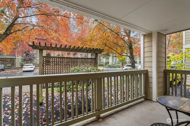 Balcony with privacy screen from parking area