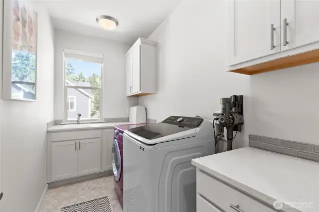 Laundry up, countertop space & sink