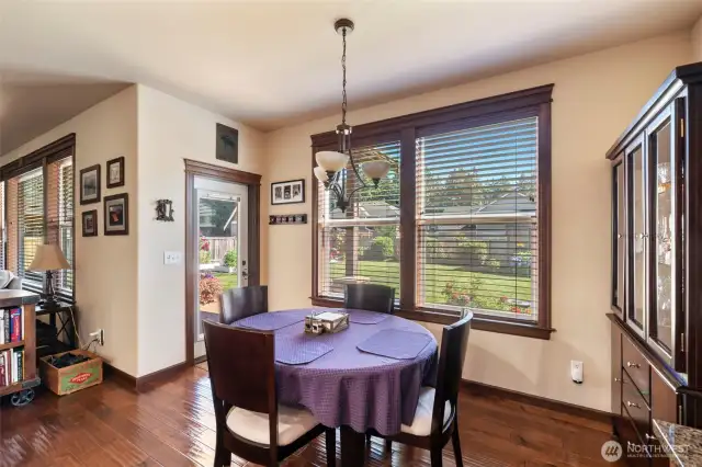 Nook area off kitchen for casual dining