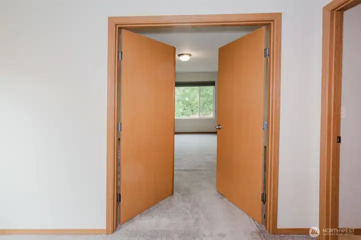 Entry to walk-in closet.