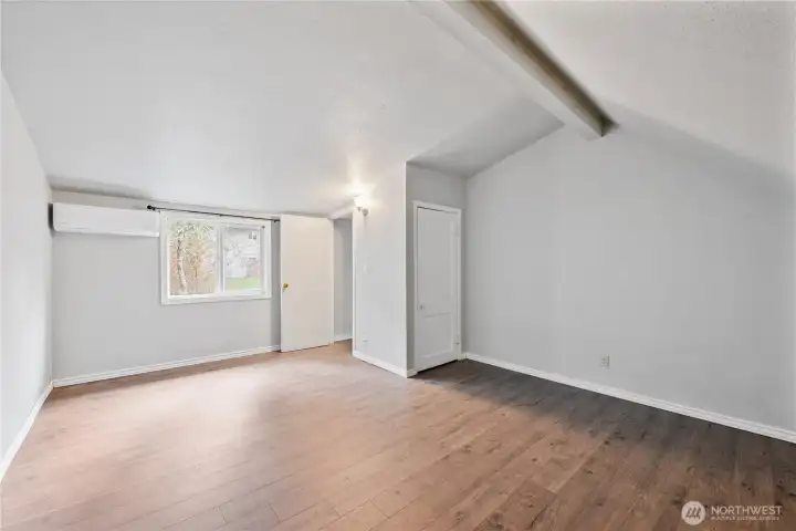 upstairs bedroom 2