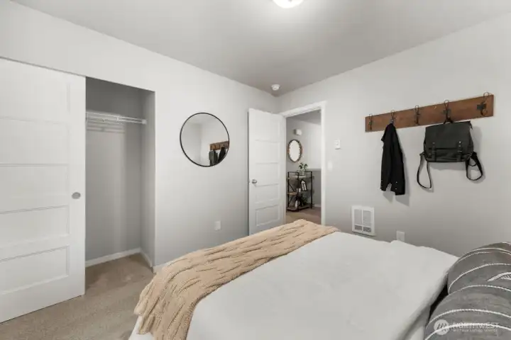 Photographs are for illustrative purposes only. Features, finishes, interior/exterior colors, landscaping and floorplan shown may vary from actual homes built