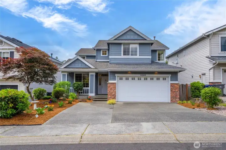 Beautifully updated in 2023 and move-in ready home in Kirkland Timberlake