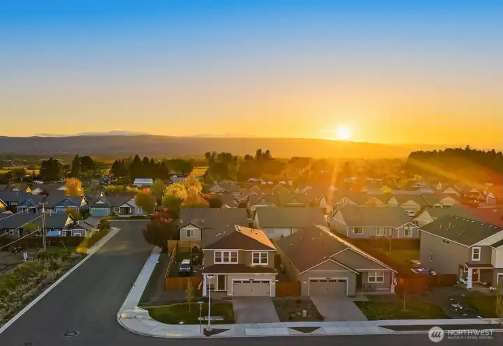 Welcome to this quiet, corner lot in Ellensburg's phenomenal Ridgeview Neighborhood