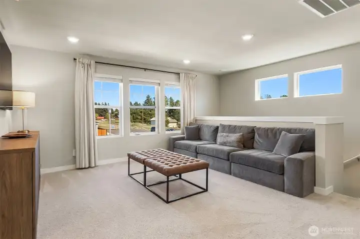 Upstairs Loft for multi-use