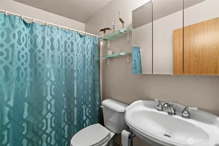 hallway full bathroom